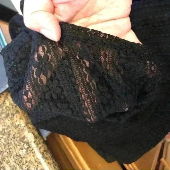 Iris black lace front ruffle key hole blouse top women medium - Picture 10 of 10